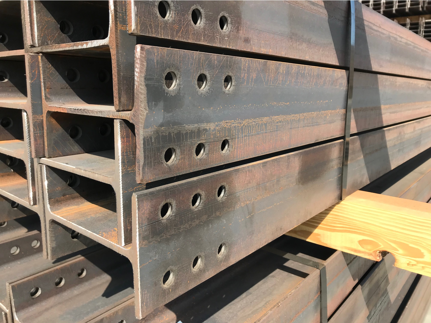 Unimacts manufactures steel beams for the solar industry