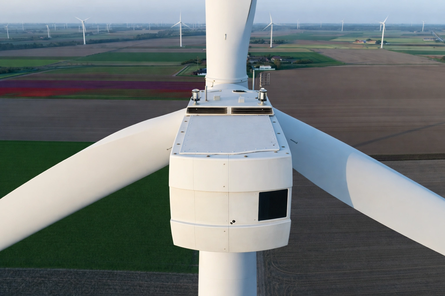 Wind Turbine Nacelle Cover